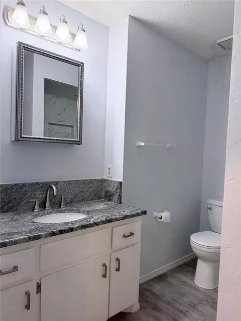 Bath - 2816 Dalewood Pl, Norman, OK 73071 photo 1 of 7