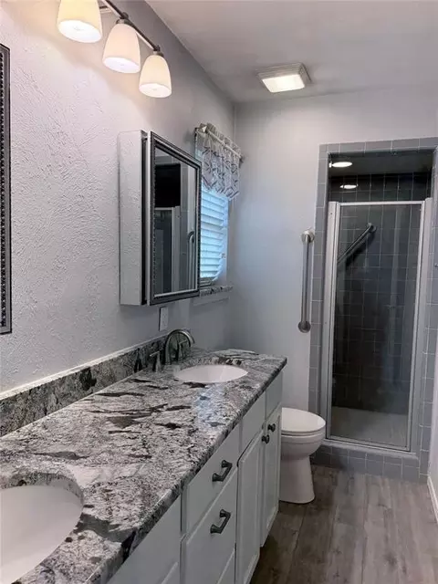 Bath - 2816 Dalewood Pl, Norman, OK 73071 photo 4 of 7