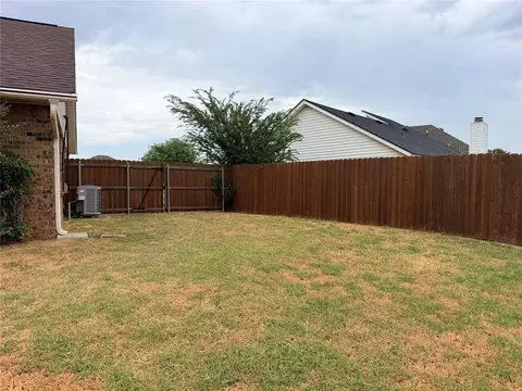 Exterior - 2816 Dalewood Pl, Norman, OK 73071 photo 5 of 10