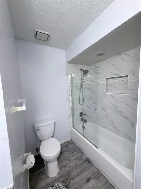 Bath - 2816 Dalewood Pl, Norman, OK 73071 photo 3 of 7