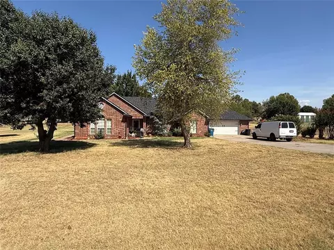 Exterior - 873 Oaklawn Dr, Tuttle, OK 73089 photo 2 of 13