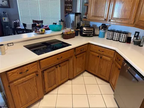 Kitchen - 873 Oaklawn Dr, Tuttle, OK 73089 photo 2 of 2
