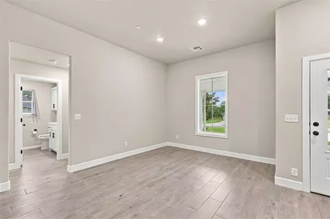 Living - 9508 Megans Way, Mcloud, OK 74851 photo 2 of 7