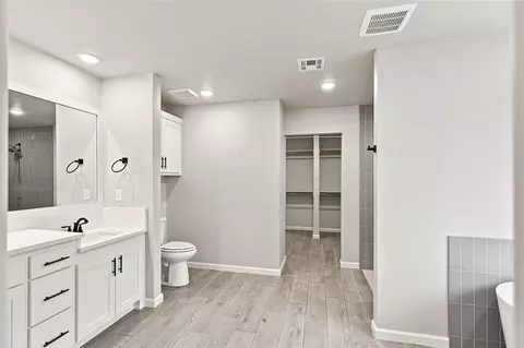Bath - 9508 Megans Way, Mcloud, OK 74851 photo 1 of 7