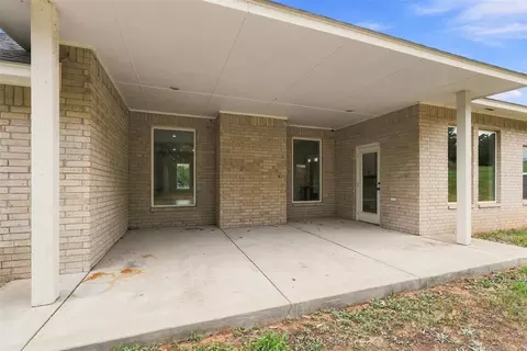 Exterior - 9508 Megans Way, Mcloud, OK 74851 photo 5 of 6
