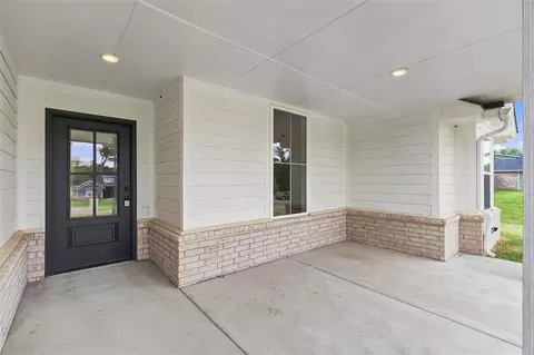 Exterior - 9508 Megans Way, Mcloud, OK 74851 photo 3 of 6
