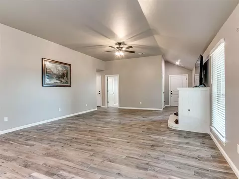 Living - 796 Harrison St, Harrah, OK 73045 photo 6 of 6