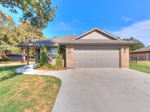 Exterior - 796 Harrison St, Harrah, OK 73045 photo 2 of 5