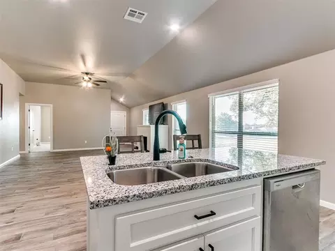 Kitchen - 796 Harrison St, Harrah, OK 73045 photo 6 of 9