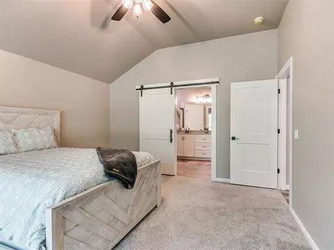 Bedroom - 796 Harrison St, Harrah, OK 73045 photo 3 of 8
