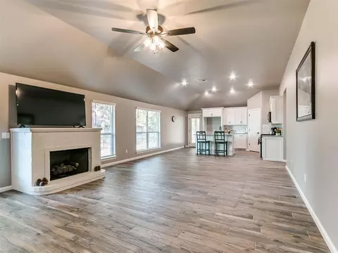Living - 796 Harrison St, Harrah, OK 73045 photo 1 of 6
