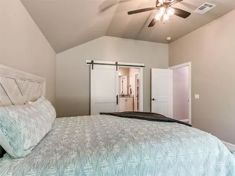 Bedroom - 796 Harrison St, Harrah, OK 73045 photo 4 of 8