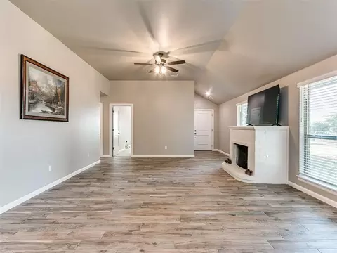 Living - 796 Harrison St, Harrah, OK 73045 photo 5 of 6