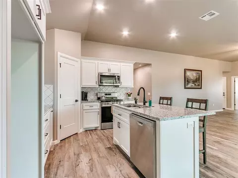 Kitchen - 796 Harrison St, Harrah, OK 73045 photo 9 of 9