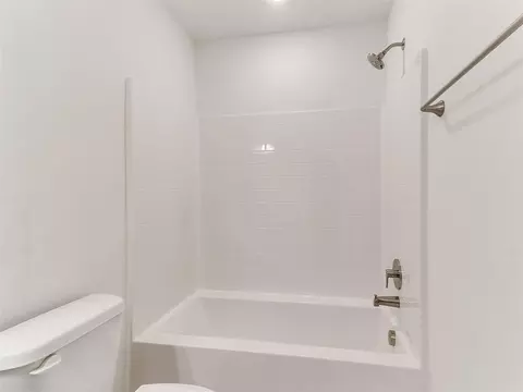 Bath - 18029 Austin Ct, Edmond, OK 73012 photo 2 of 6
