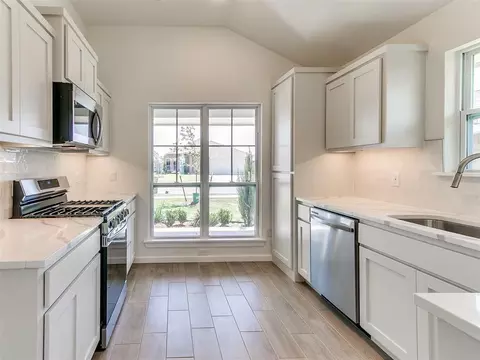 Kitchen - 18029 Austin Ct, Edmond, OK 73012 photo 2 of 5