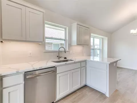 Kitchen - 18029 Austin Ct, Edmond, OK 73012 photo 5 of 5