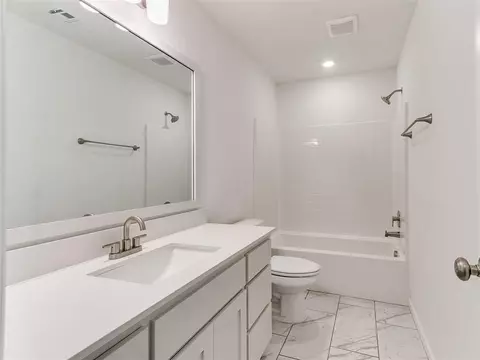 Bath - 18029 Austin Ct, Edmond, OK 73012 photo 1 of 6