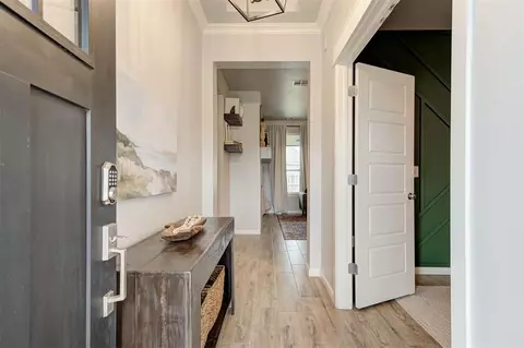 Entry Way - 2801 SE 22nd St, Oklahoma City, OK 73160 photo 1 of 2