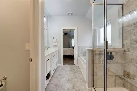 Bath - 2801 SE 22nd St, Oklahoma City, OK 73160 photo 2 of 6