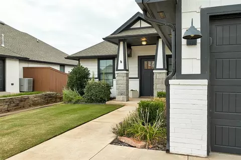 Exterior - 2801 SE 22nd St, Oklahoma City, OK 73160 photo 4 of 9
