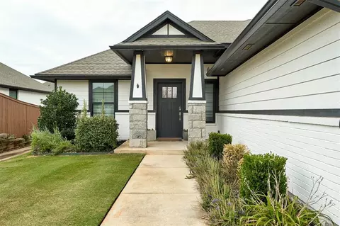Exterior - 2801 SE 22nd St, Oklahoma City, OK 73160 photo 5 of 9