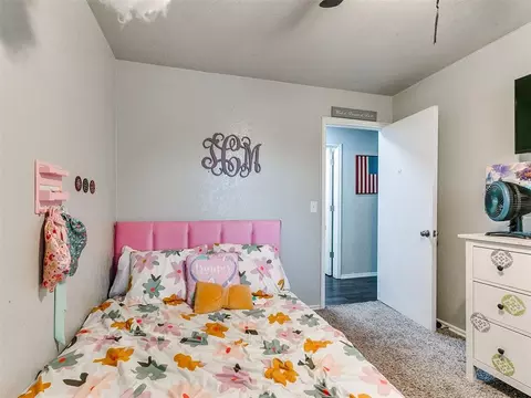 Bedroom - 392 Echo Ln, Harrah, OK 73045 photo 4 of 7