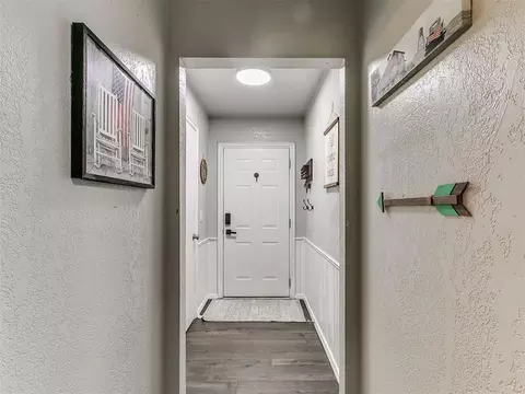 Entry Way - 392 Echo Ln, Harrah, OK 73045 photo 2 of 3
