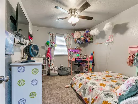 Bedroom - 392 Echo Ln, Harrah, OK 73045 photo 5 of 7