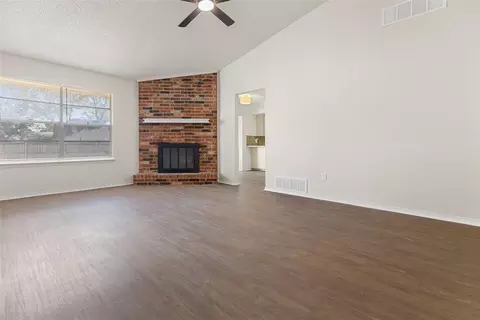 Living - 1104 Juno Cir, Edmond, OK 73003 photo 2 of 3