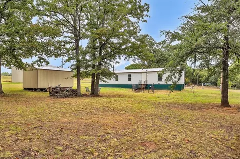 Exterior - 974 Bailey Ln, Norman, OK 73026 photo 3 of 4
