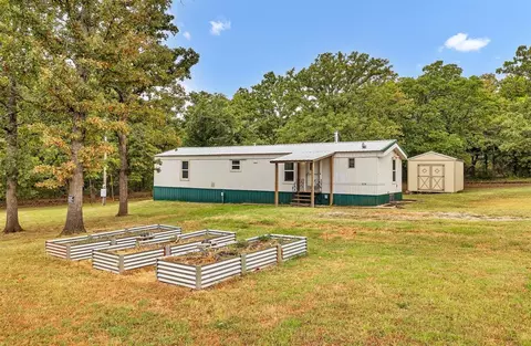Exterior - 974 Bailey Ln, Norman, OK 73026 photo 1 of 4