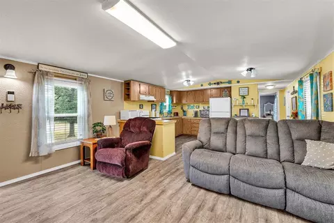 Living - 974 Bailey Ln, Norman, OK 73026 photo 2 of 4