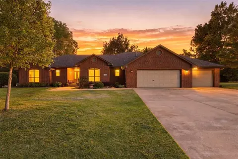 801 Cameron Dr, Yukon, OK 73099