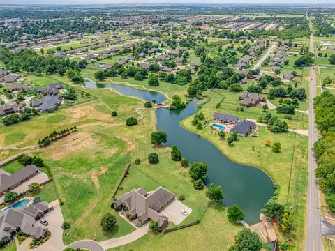 1101 W Pampas St, Mustang, OK 73064