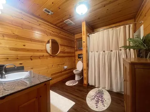 Bath - 260 Box Elder Ln, Broken Bow, OK 74728 photo 1 of 3