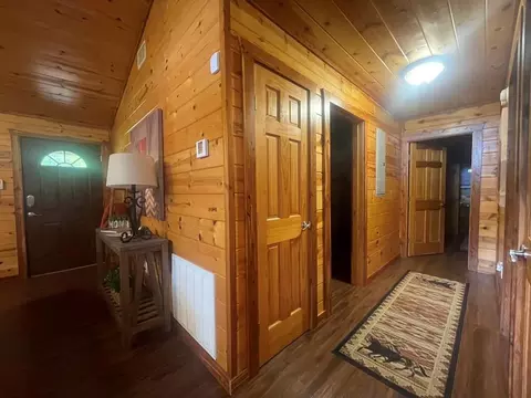 Entry Way - 260 Box Elder Ln, Broken Bow, OK 74728 photo 1 of 5