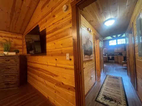 Entry Way - 260 Box Elder Ln, Broken Bow, OK 74728 photo 2 of 5