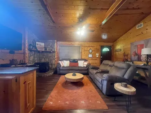 Living - 260 Box Elder Ln, Broken Bow, OK 74728 photo 2 of 2