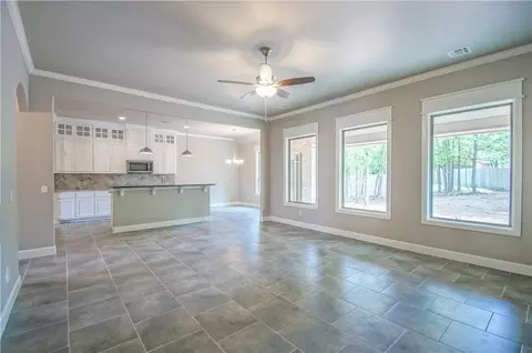 Living - 2916 Pacifica Ln, Edmond, OK 73034 photo 4 of 4