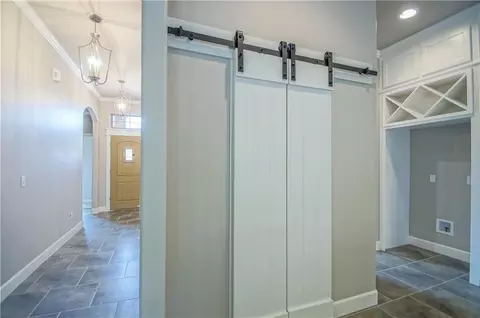 Entry Way - 2916 Pacifica Ln, Edmond, OK 73034 photo 4 of 6