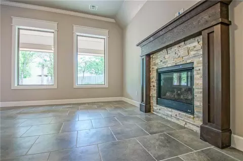 Living - 2916 Pacifica Ln, Edmond, OK 73034 photo 3 of 4