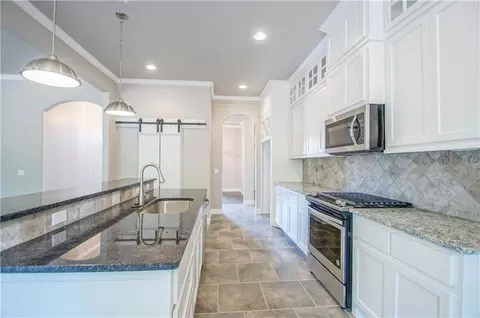 Kitchen - 2916 Pacifica Ln, Edmond, OK 73034 photo 2 of 2