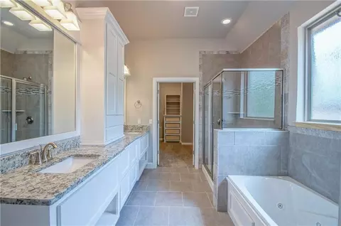 Bath - 2916 Pacifica Ln, Edmond, OK 73034 photo 1 of 5