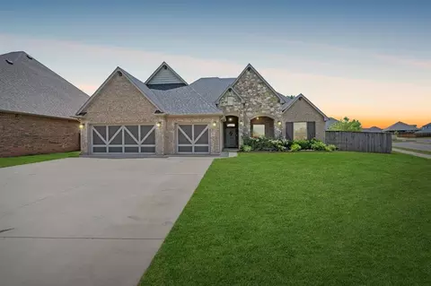 14640 Rochefort Ln, Yukon, OK 73099
