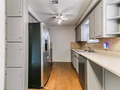 Kitchen - 210 E Cherry Ave, Yukon, OK 73099 photo 2 of 5