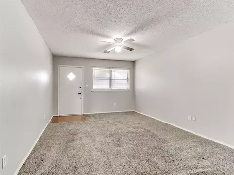 Living - 210 E Cherry Ave, Yukon, OK 73099 photo 1 of 4