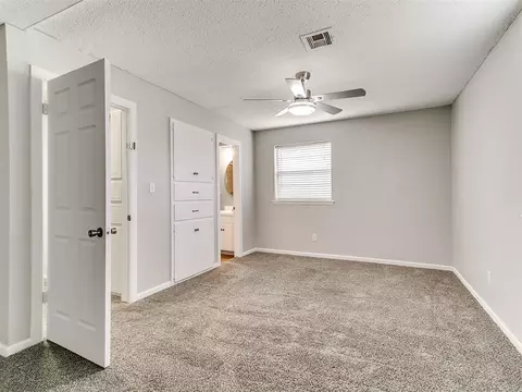Bedroom - 210 E Cherry Ave, Yukon, OK 73099 photo 6 of 7