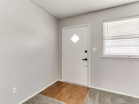Entry Way - 210 E Cherry Ave, Yukon, OK 73099 photo 1 of 2