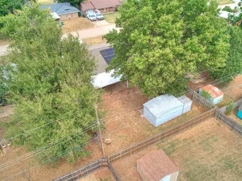 View/Area - 210 E Cherry Ave, Yukon, OK 73099 photo 4 of 4